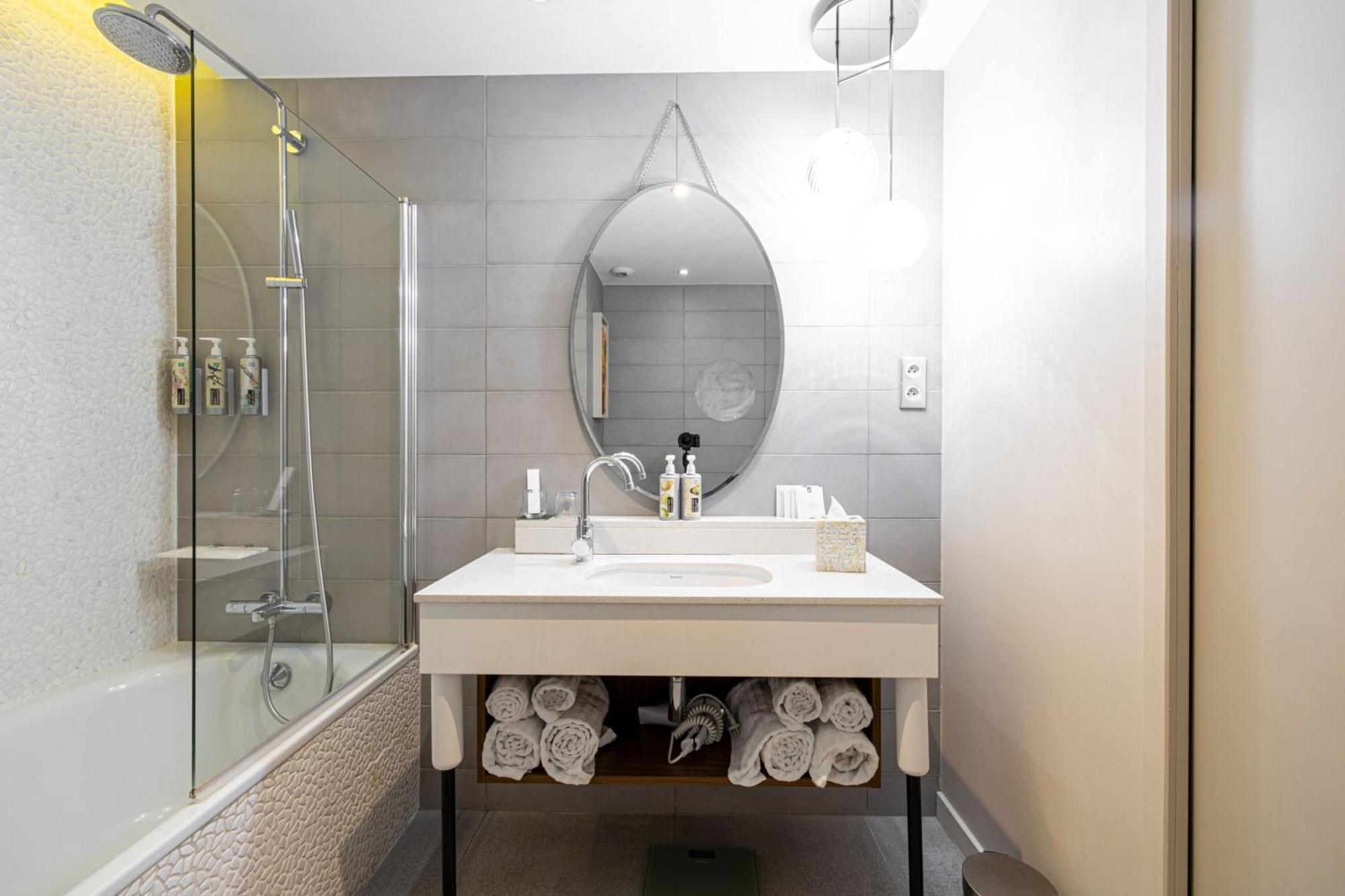 Renaissance Hotel 5*